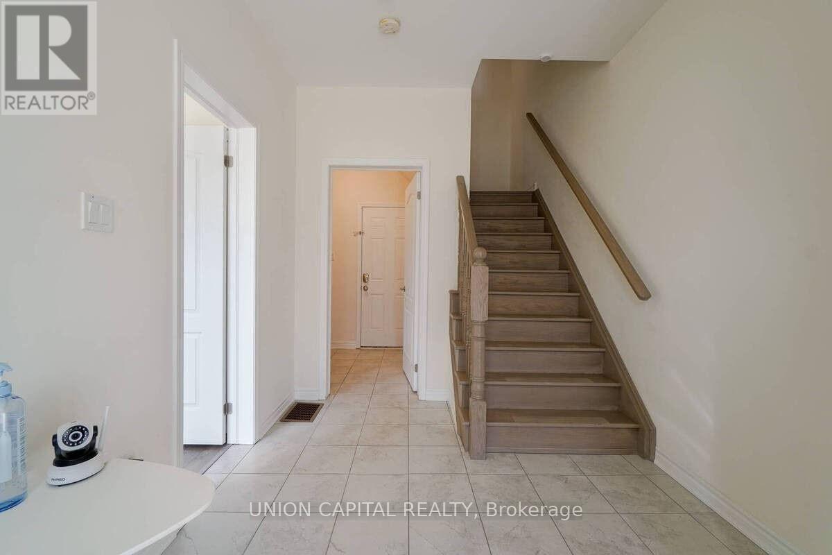 90 Cornell Centre Boulevard, Markham, ON - Indoor Photo Showing Other Room