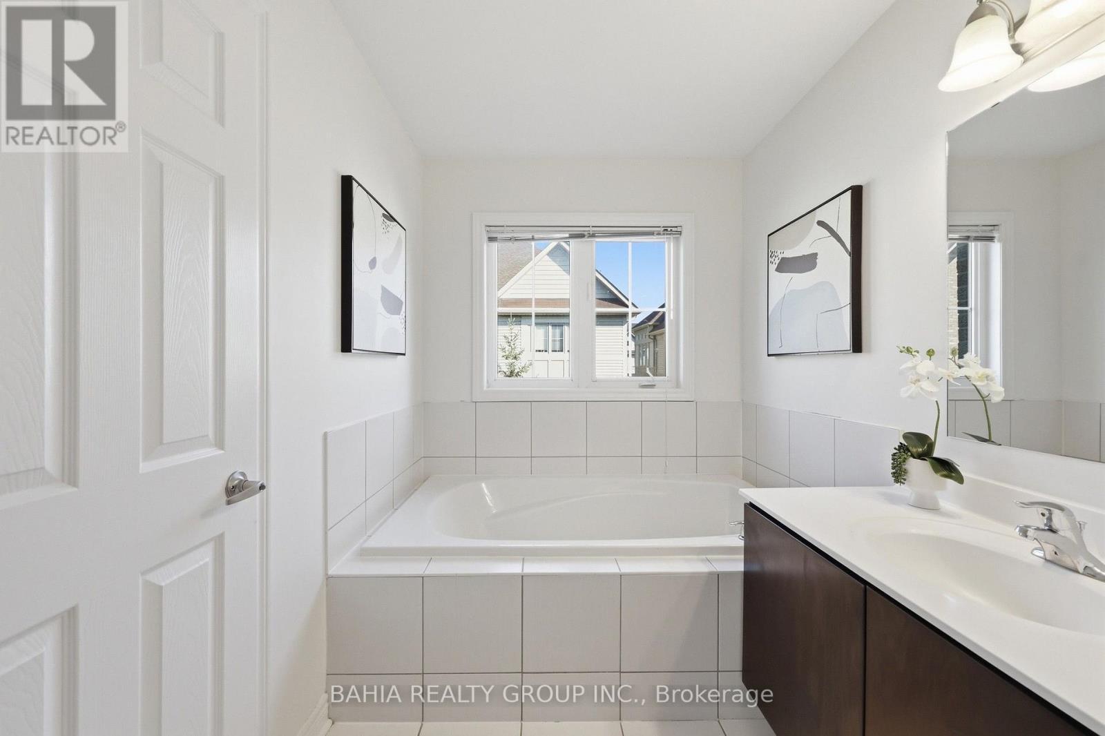 55 Cedar Lake Crescent E, Brampton, ON - Indoor Photo Showing Bathroom