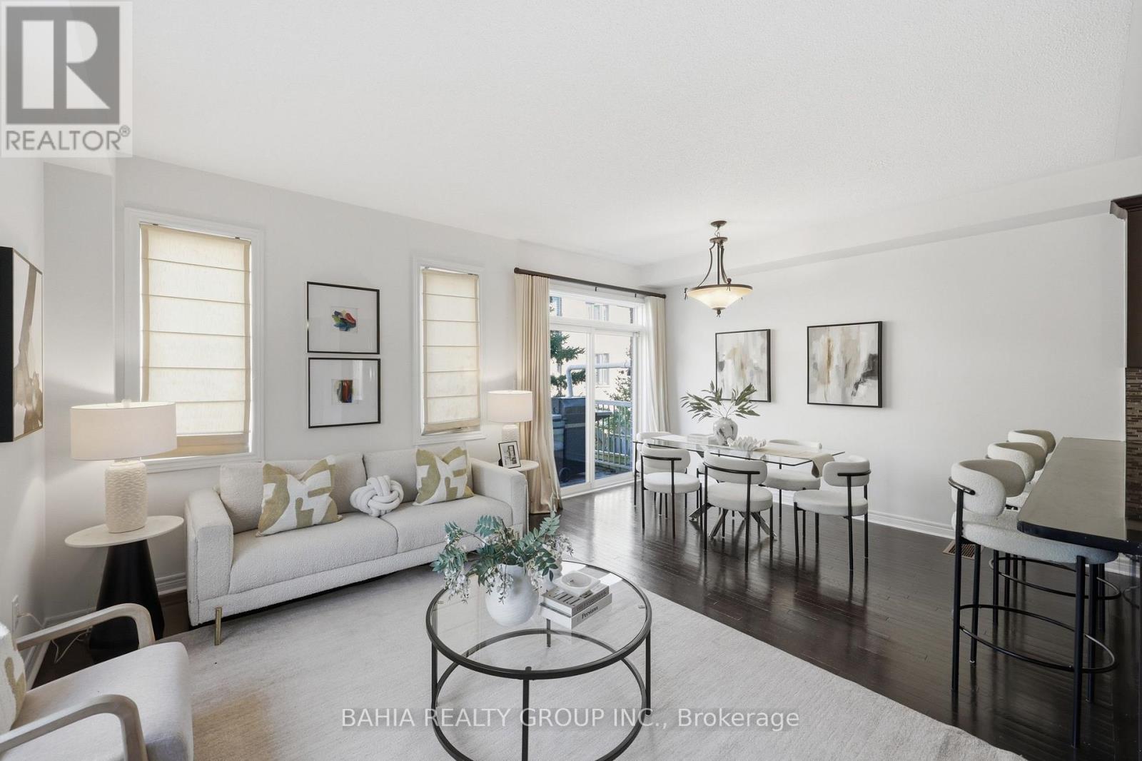 55 Cedar Lake Crescent E, Brampton, ON - Indoor Photo Showing Living Room
