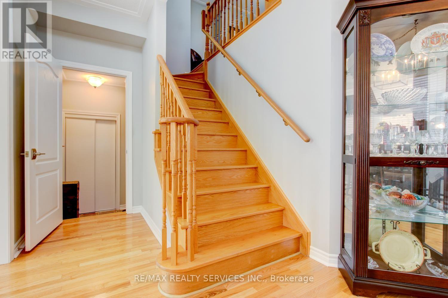 35 Hardgate Crescent, Brampton, ON - Indoor Photo Showing Other Room