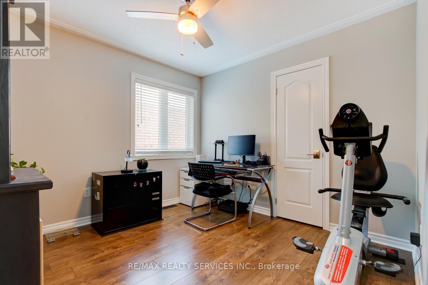 35 Hardgate Crescent, Brampton, ON - Indoor