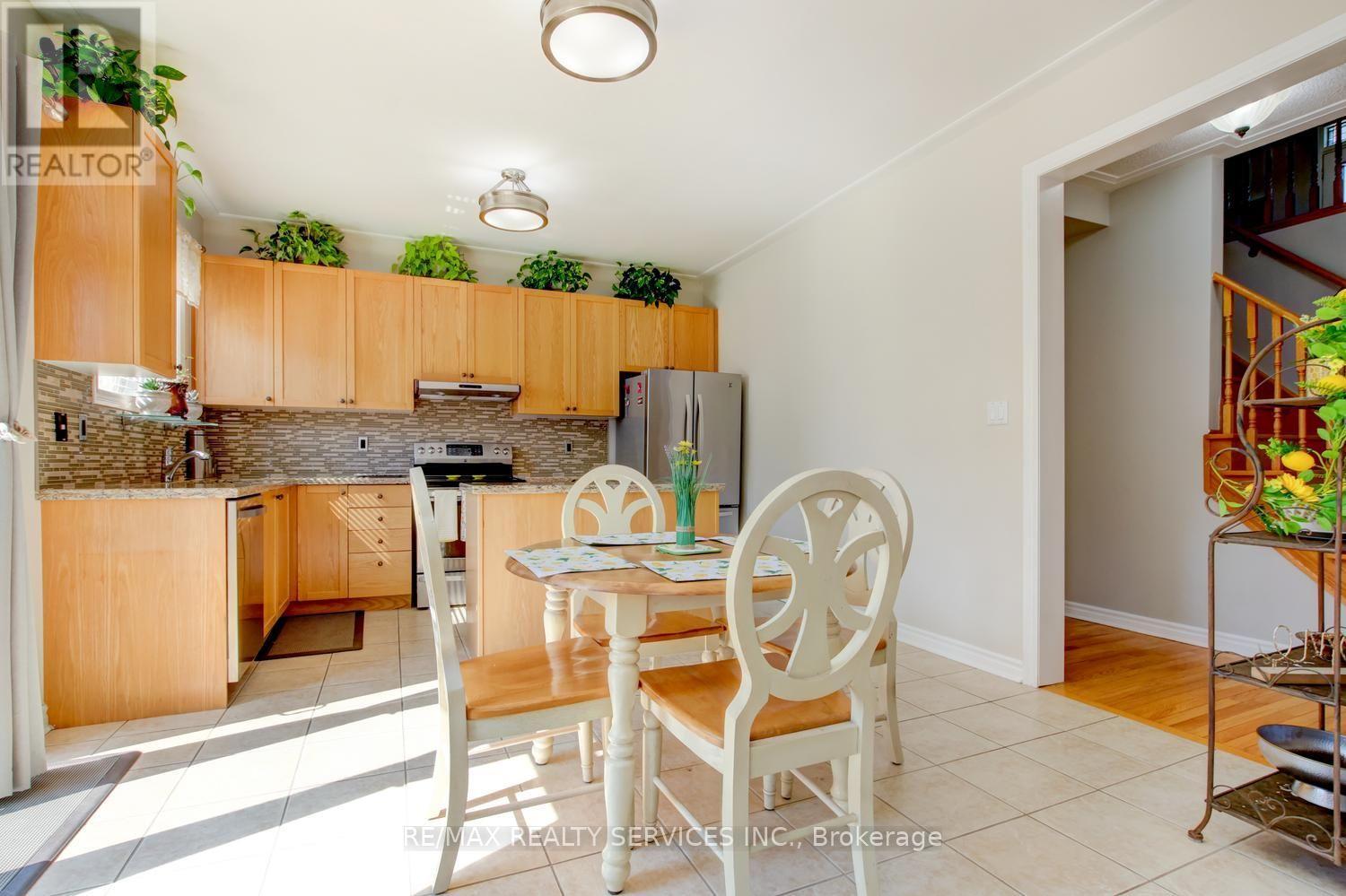 35 Hardgate Crescent, Brampton, ON - Indoor