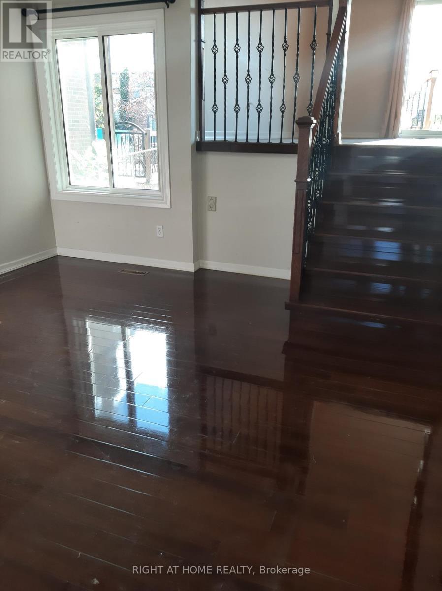 39 Hockley Path, Brampton, ON - Indoor Photo Showing Other Room
