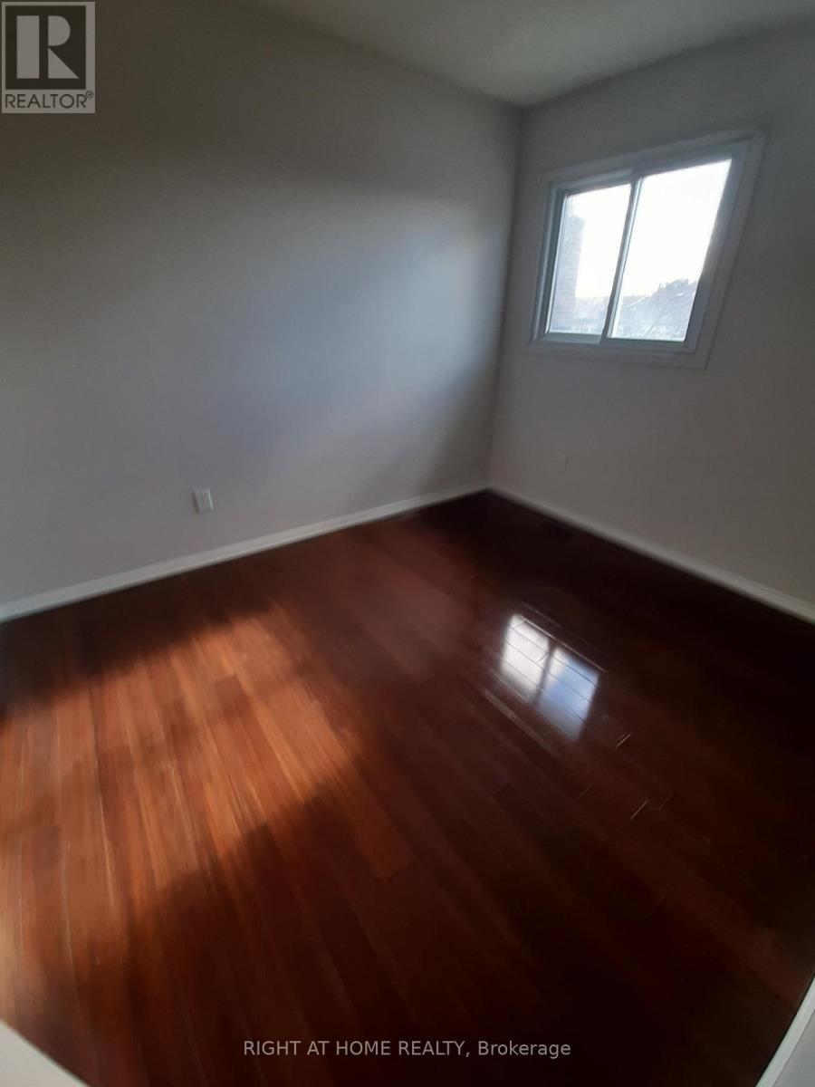 39 Hockley Path, Brampton, ON - Indoor Photo Showing Other Room