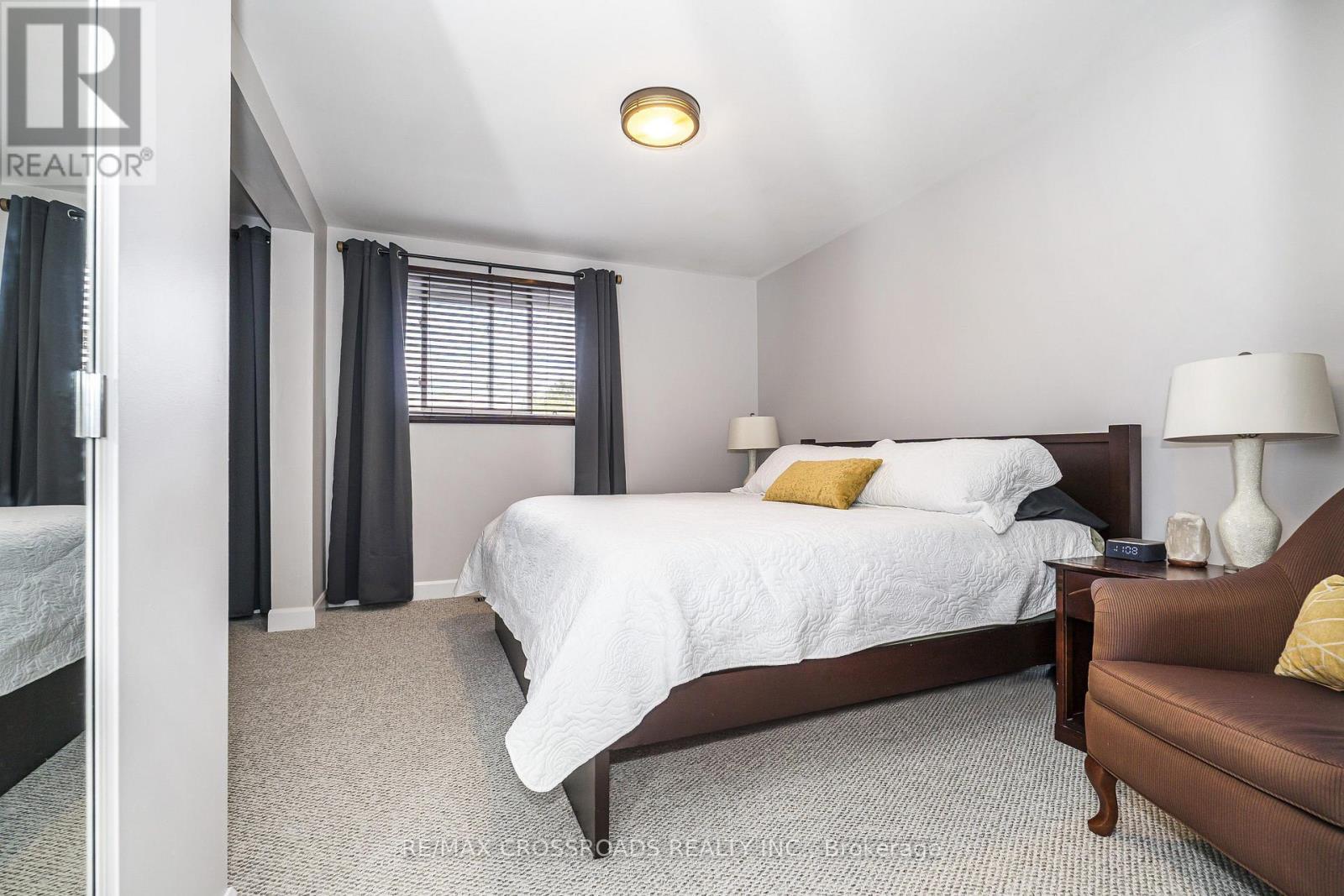 New Berber Broadloom - 655 Dodsworth Crescent, Mississauga, ON - Indoor Photo Showing Bedroom