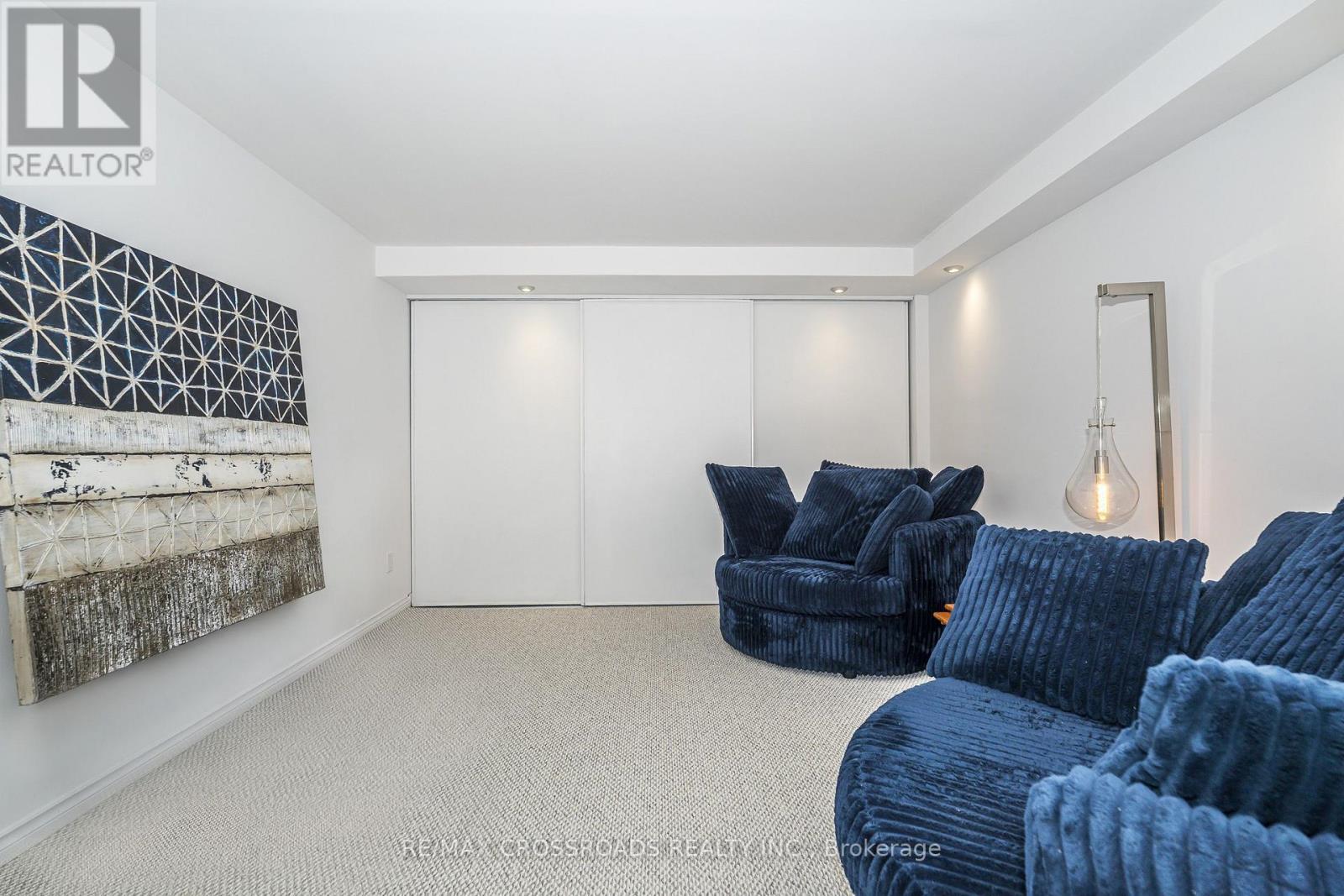 Current Recreation/Family Room with Triple Closet - 655 Dodsworth Crescent, Mississauga, ON - Indoor