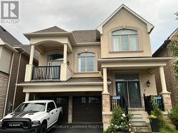 102 FOWLEY DRIVE Oakville, ON L6H 0V3