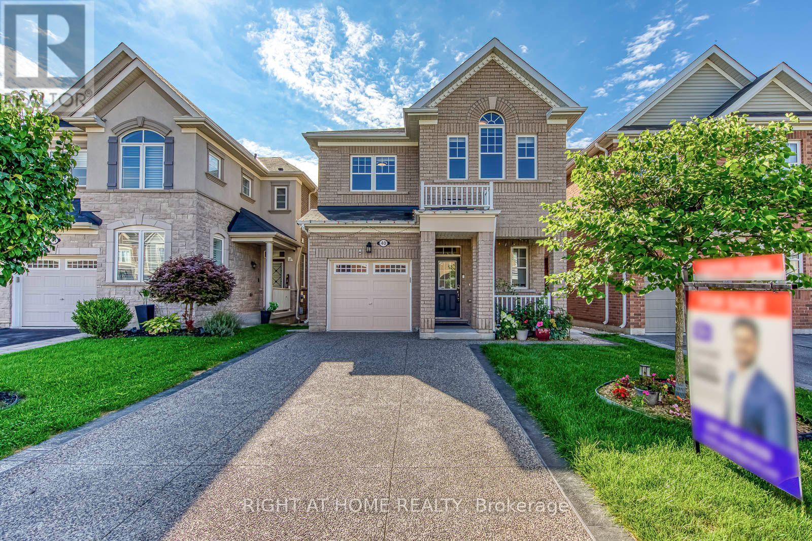 40 Stillwater Crescent, Hamilton, ON - Outdoor With Facade