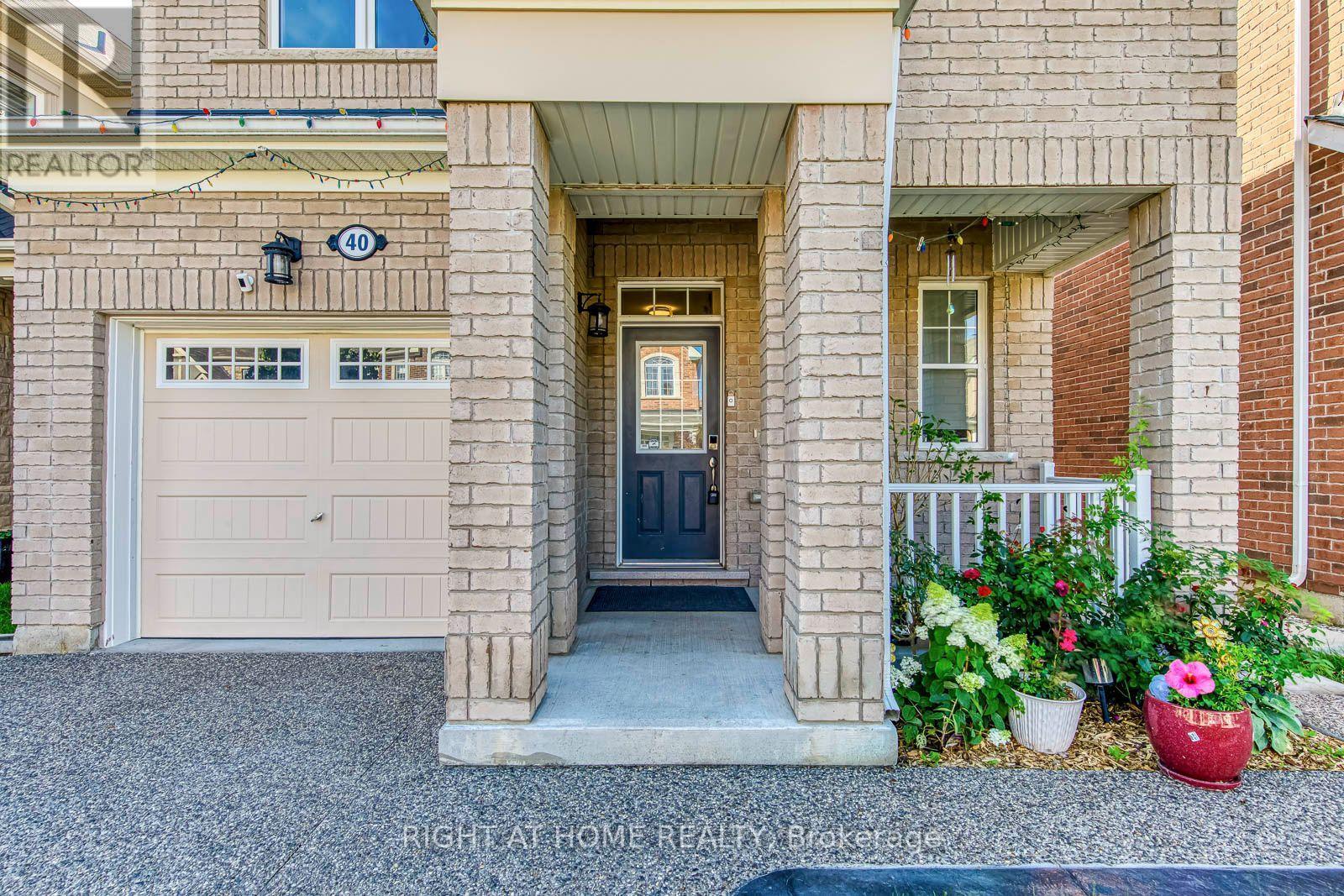 40 Stillwater Crescent, Hamilton, ON - Outdoor With Exterior