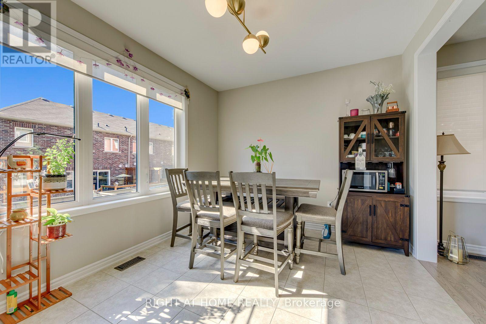 40 Stillwater Crescent, Hamilton, ON - Indoor Photo Showing Dining Room