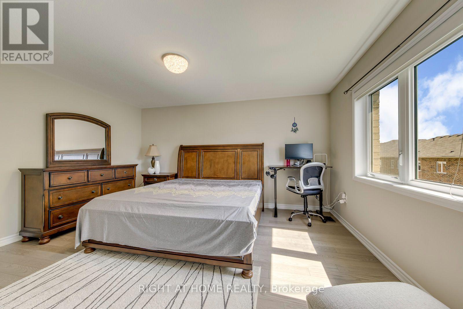 40 Stillwater Crescent, Hamilton, ON - Indoor Photo Showing Bedroom