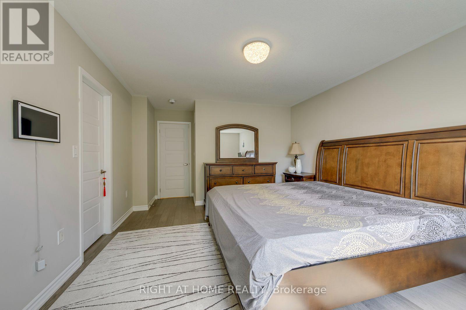 40 Stillwater Crescent, Hamilton, ON - Indoor Photo Showing Bedroom