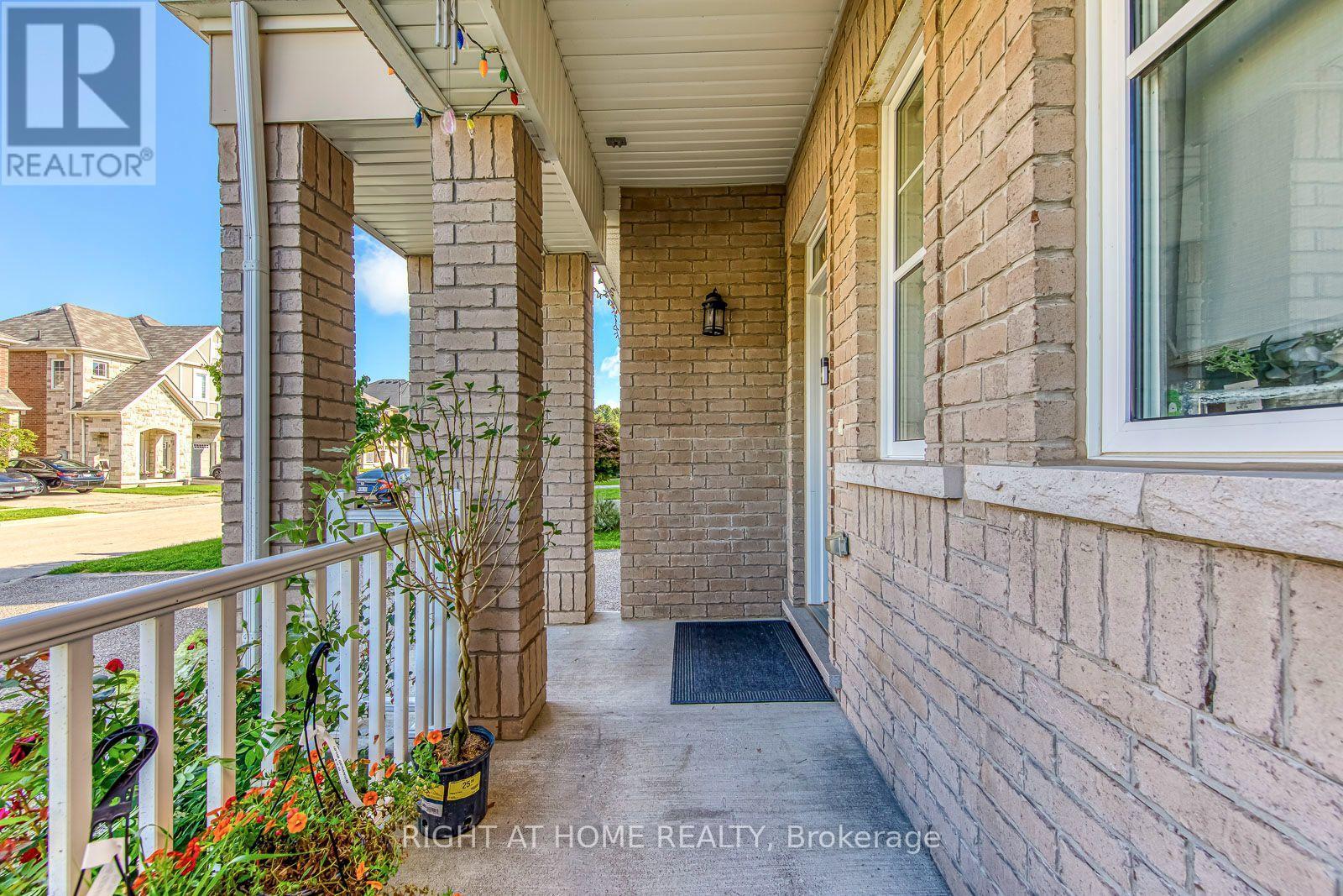 40 Stillwater Crescent, Hamilton, ON - Outdoor