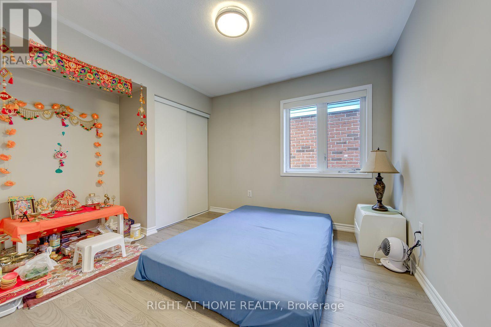 40 Stillwater Crescent, Hamilton, ON - Indoor Photo Showing Bedroom