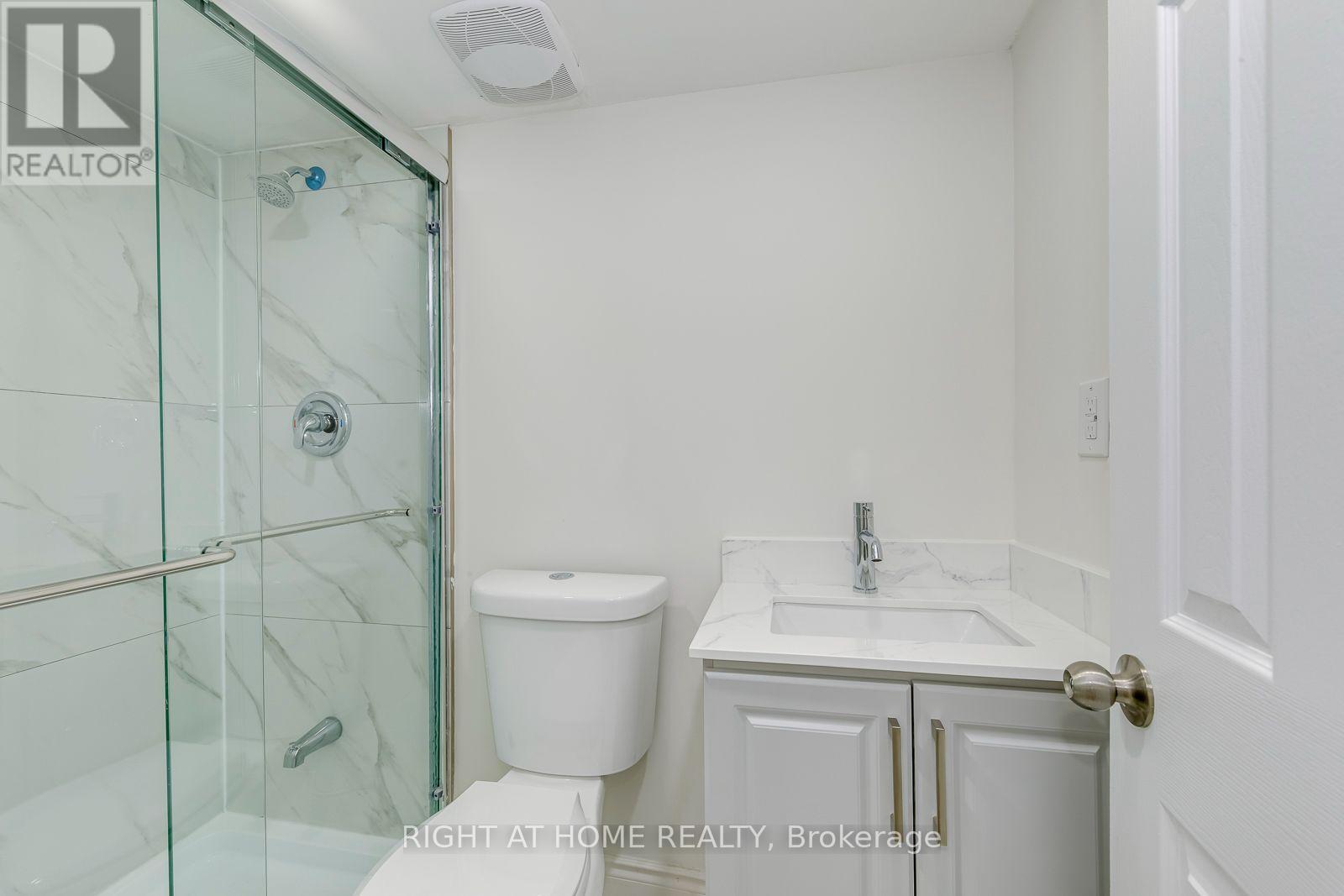 40 Stillwater Crescent, Hamilton, ON - Indoor Photo Showing Bathroom