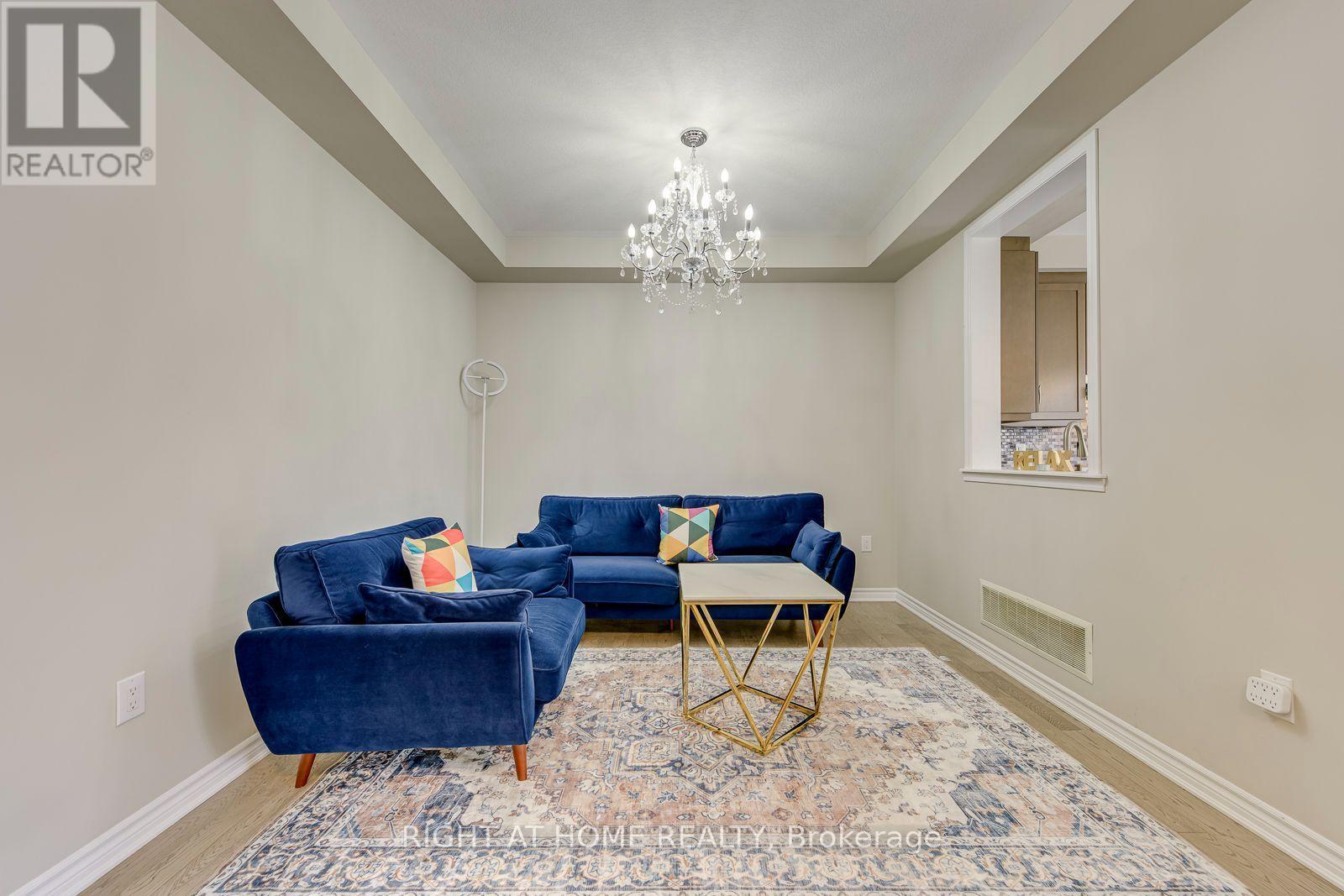 40 Stillwater Crescent, Hamilton, ON - Indoor Photo Showing Other Room
