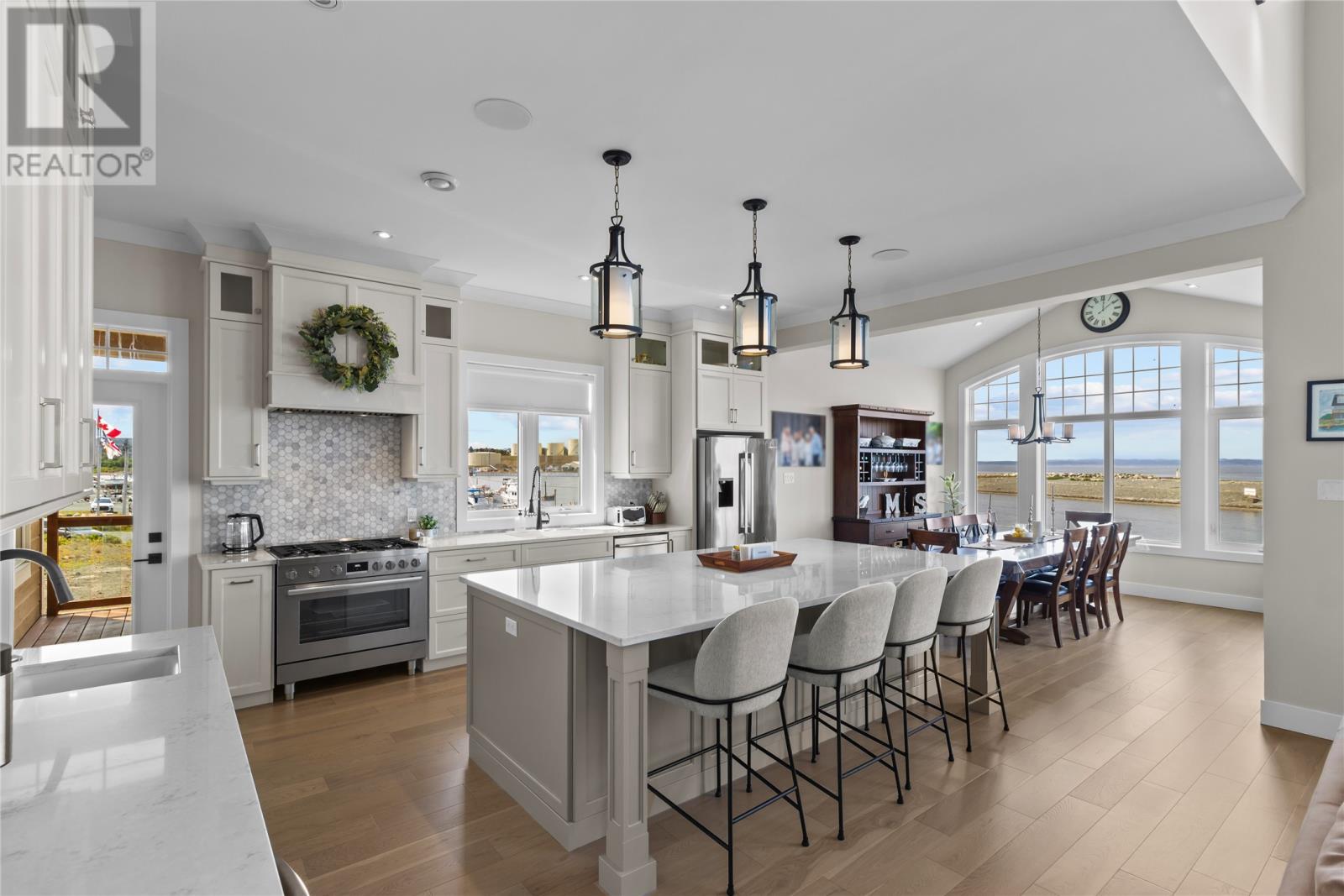7 Commodore Place, Conception Bay South, NL - Indoor Photo Showing Kitchen With Upgraded Kitchen