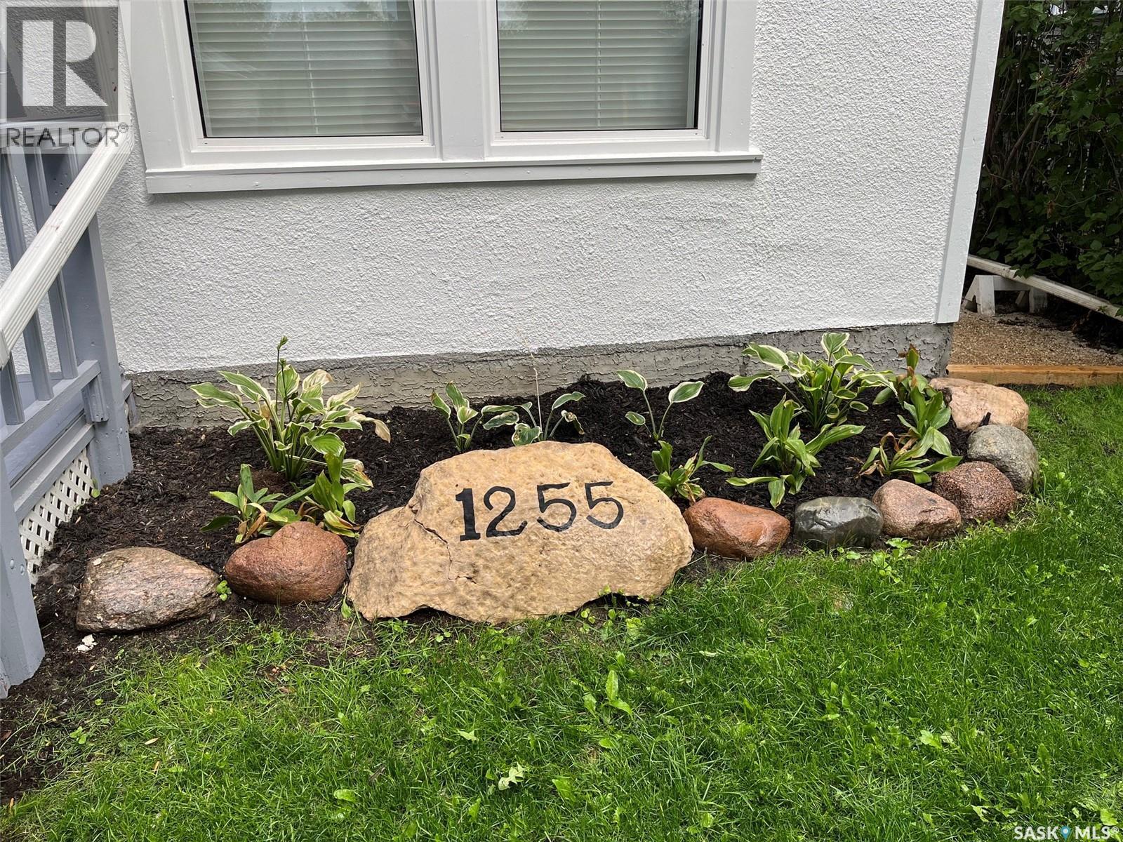 1255 Atkinson Street, Regina, SK - Outdoor With Exterior
