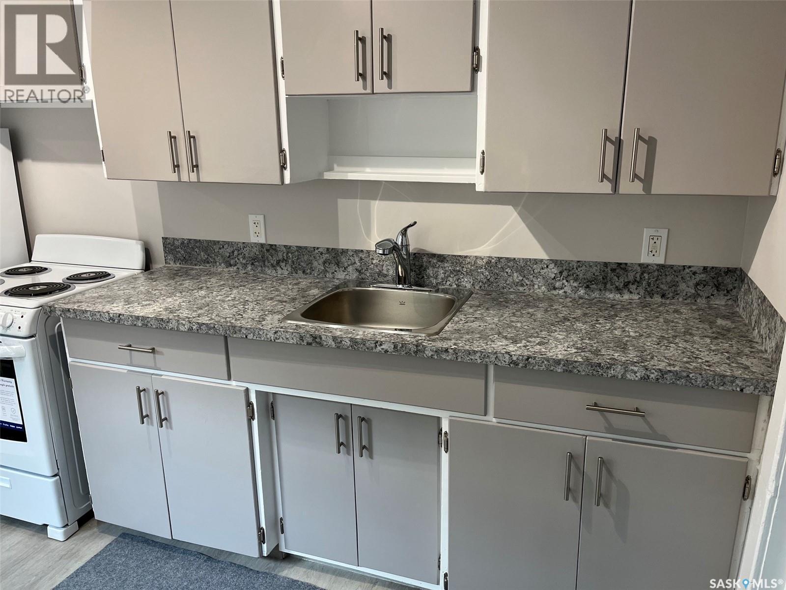 1255 Atkinson Street, Regina, SK - Indoor Photo Showing Kitchen