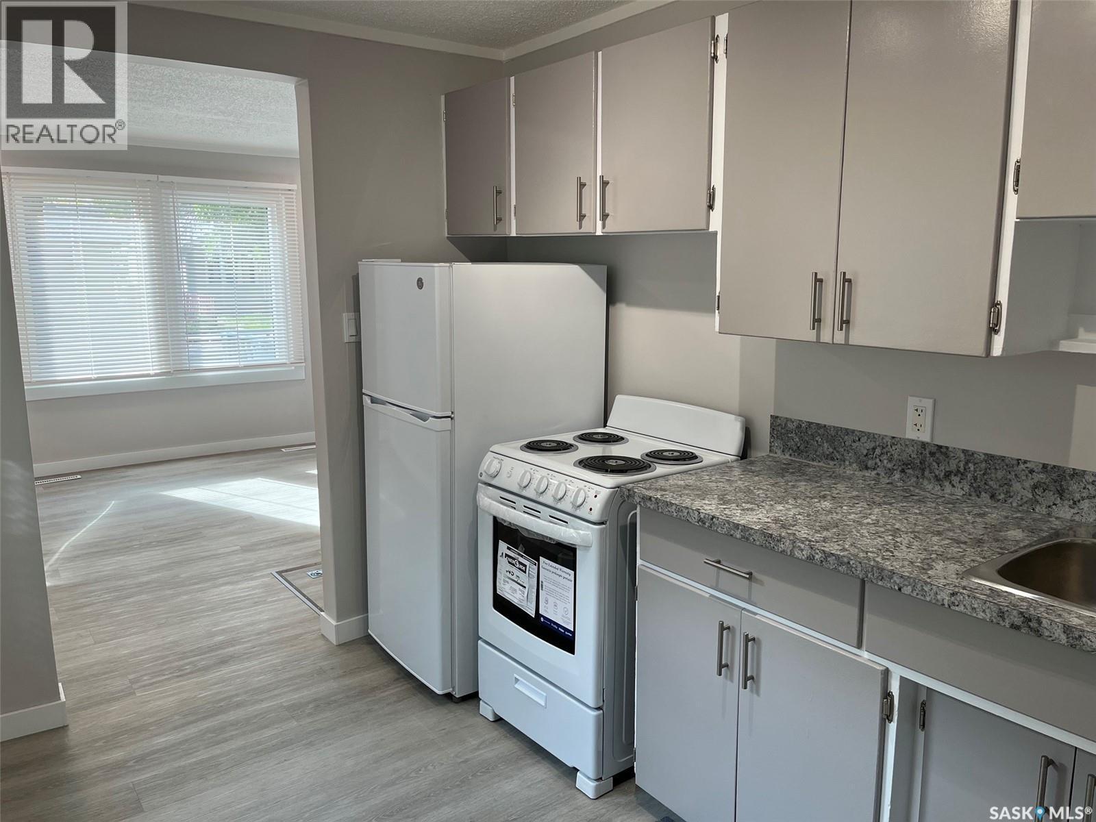 1255 Atkinson Street, Regina, SK - Indoor Photo Showing Kitchen