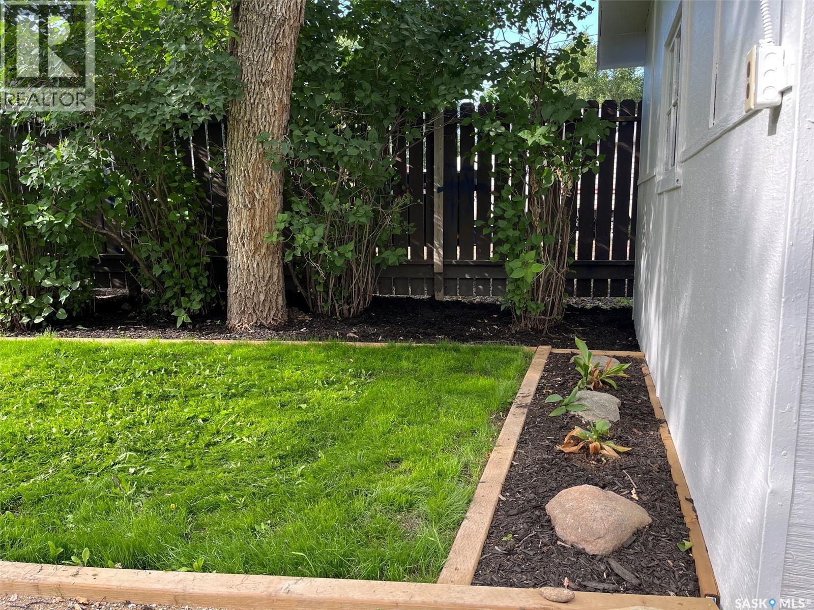 1255 Atkinson Street, Regina, SK - Outdoor