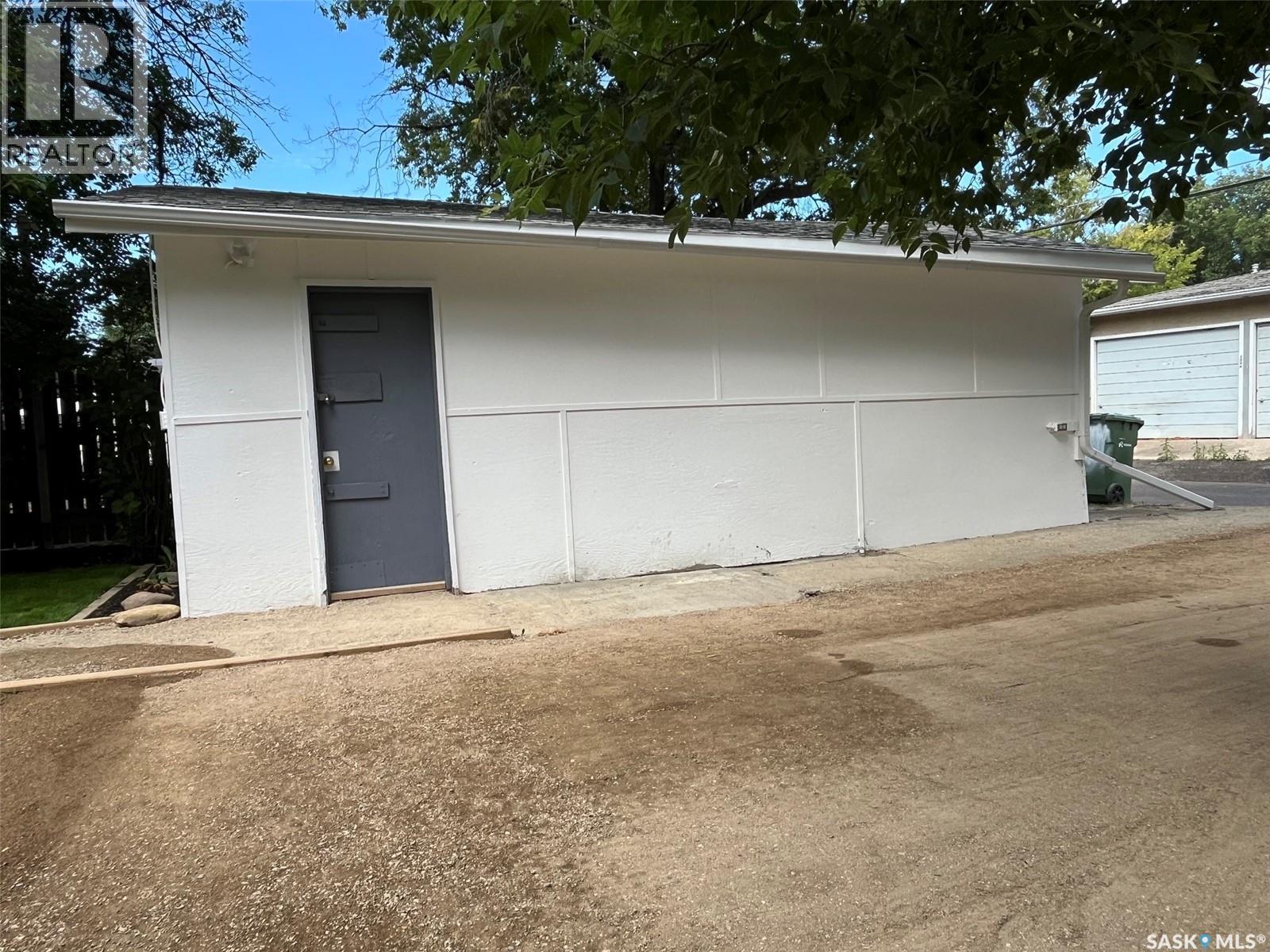 1255 Atkinson Street, Regina, SK - Outdoor With Exterior
