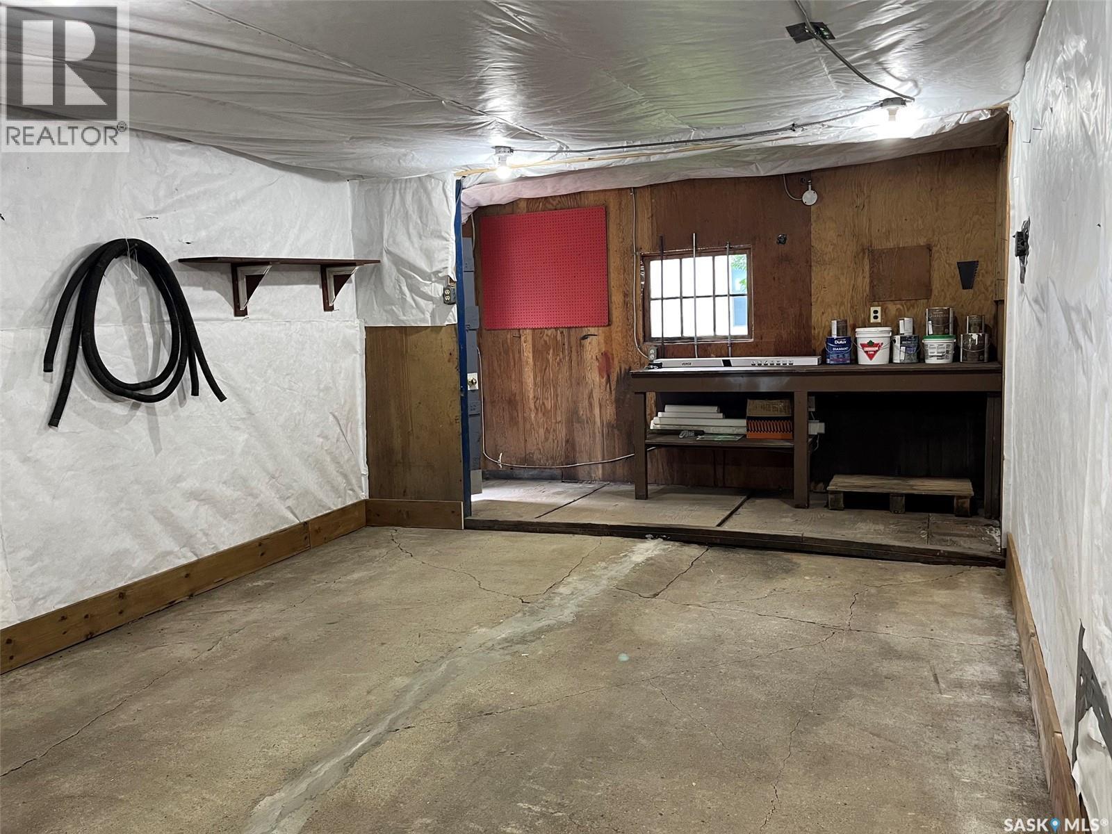 1255 Atkinson Street, Regina, SK - Indoor