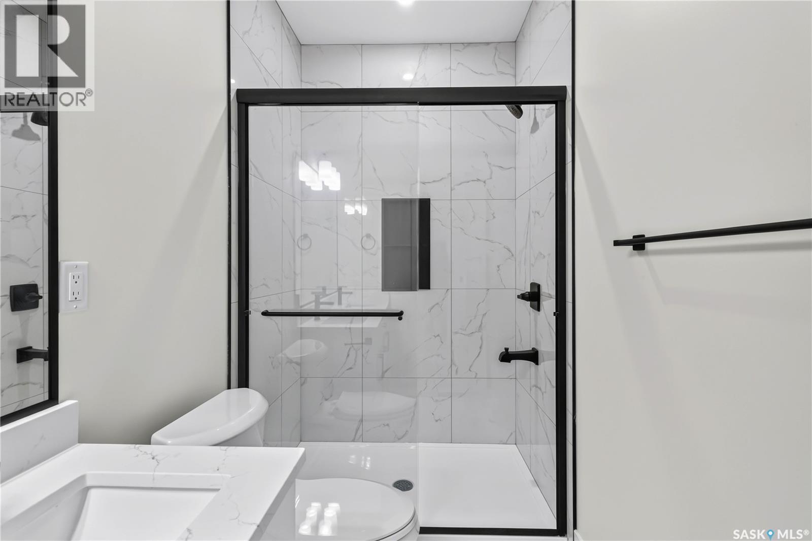 1211 Nightingale Terrace, Saskatoon, SK - Indoor Photo Showing Bathroom