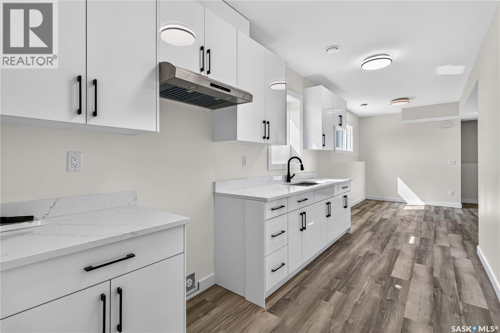 1211 Nightingale Terrace, Saskatoon, SK - Indoor Photo Showing Kitchen