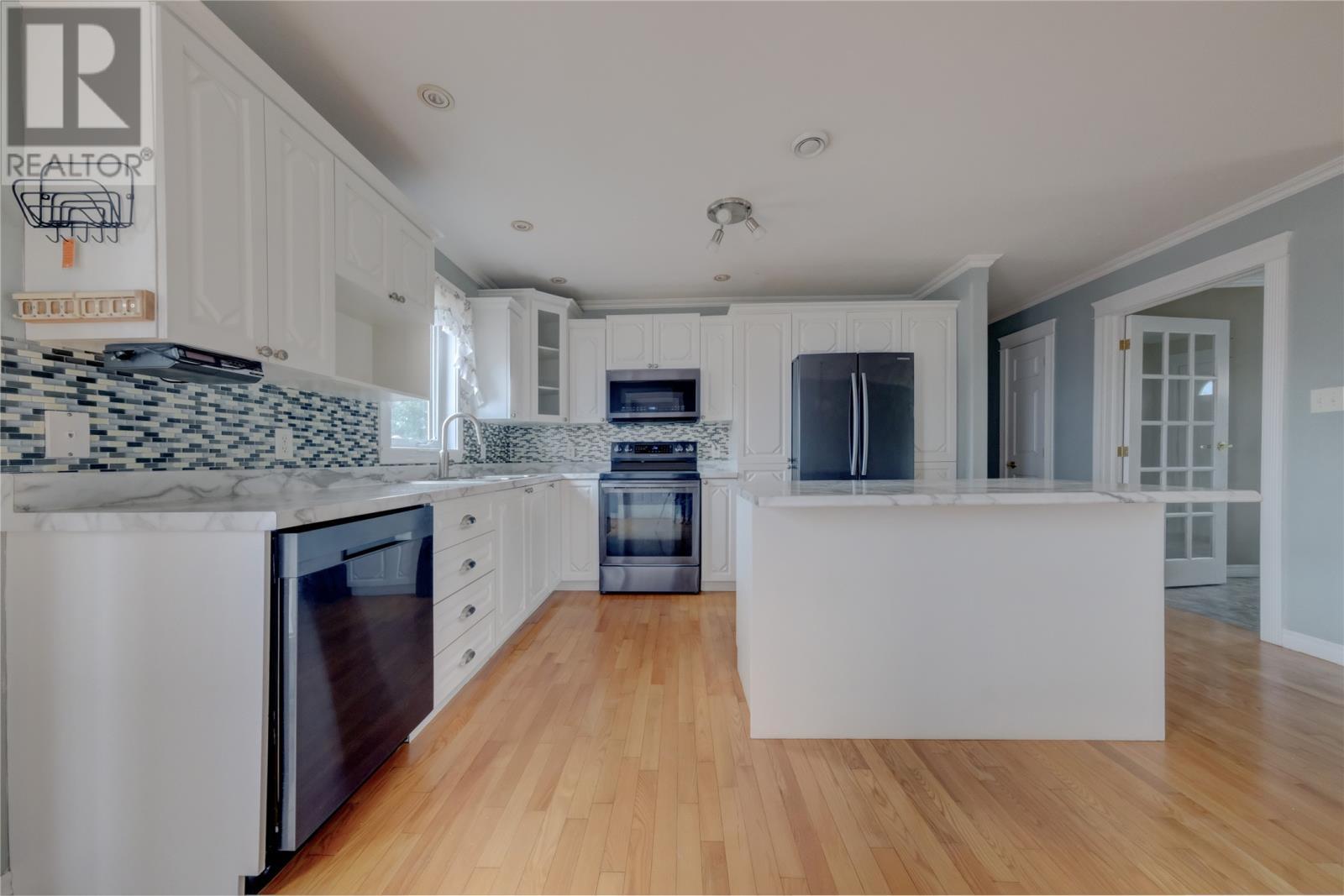 21 St. Marks Avenue, Corner Brook, NL - Indoor Photo Showing Kitchen With Stainless Steel Kitchen With Upgraded Kitchen