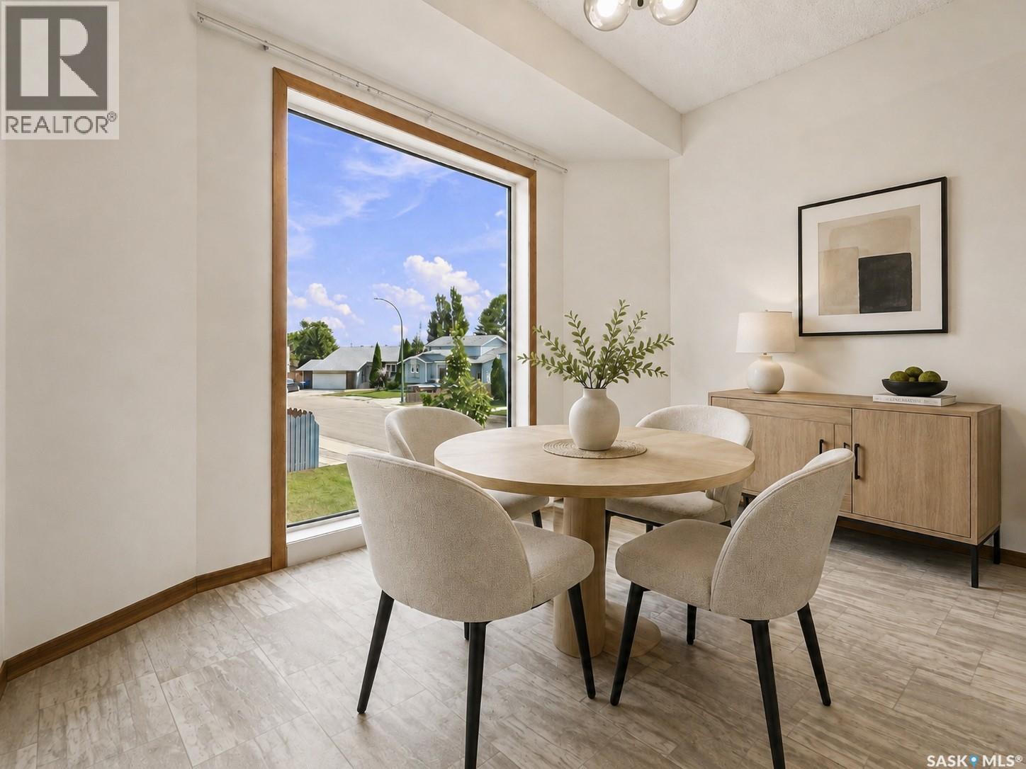 202 Stacey Court, Saskatoon, SK - Indoor Photo Showing Dining Room