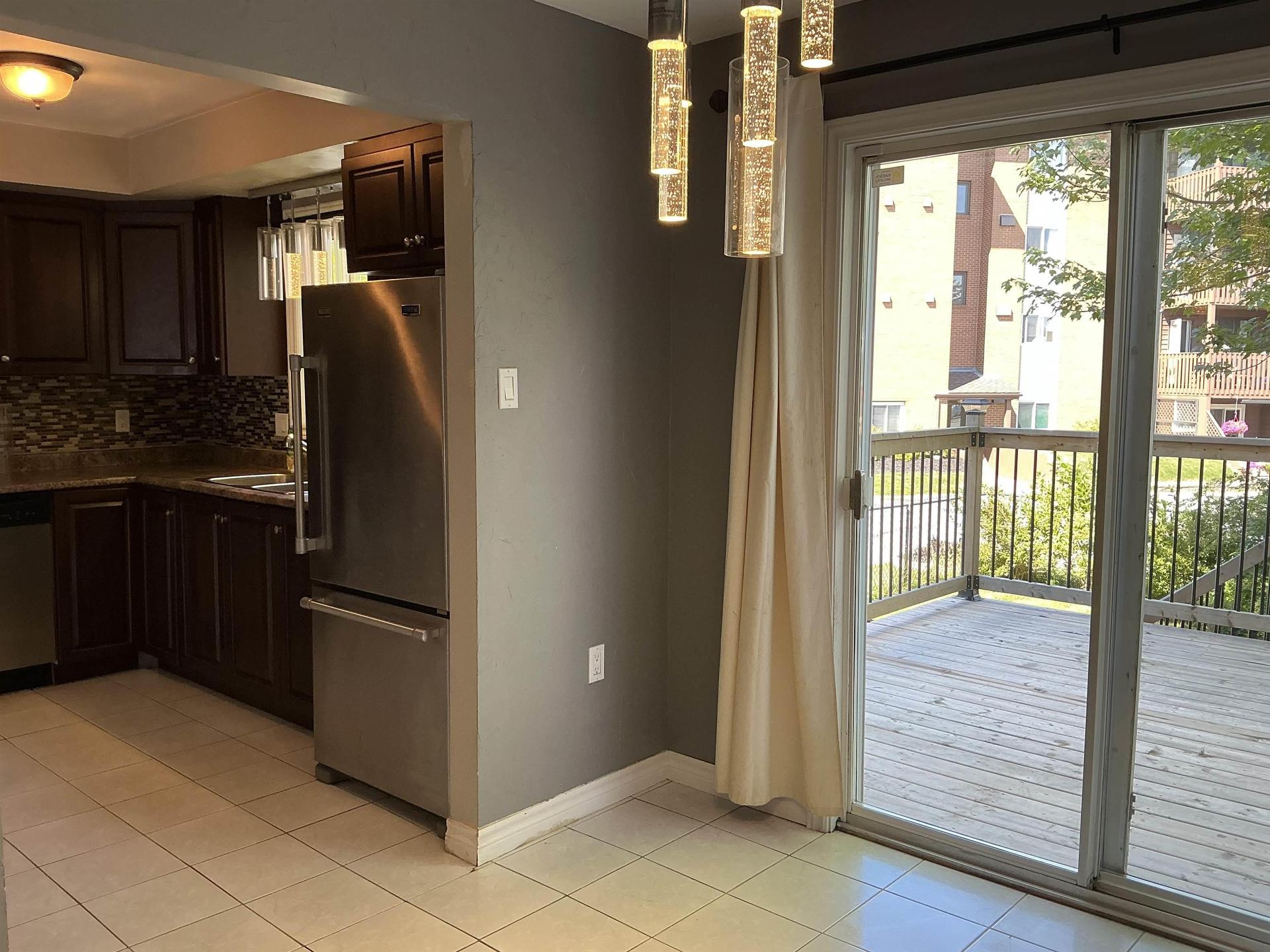 17 Oakwood, Dartmouth, NS - Indoor Photo Showing Kitchen
