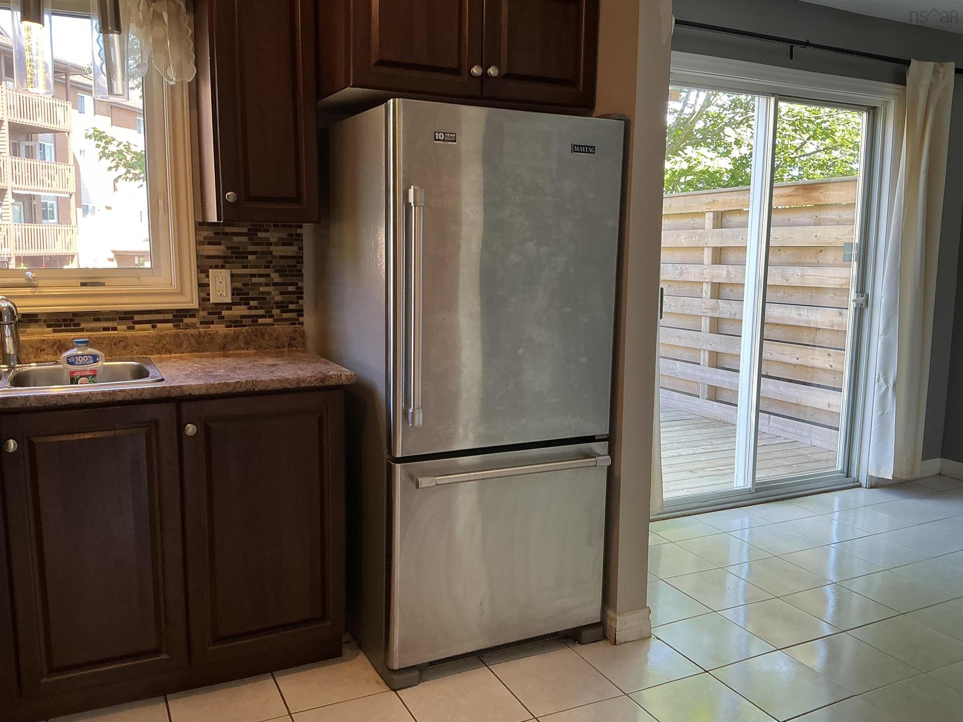 17 Oakwood, Dartmouth, NS - Indoor Photo Showing Kitchen With Double Sink