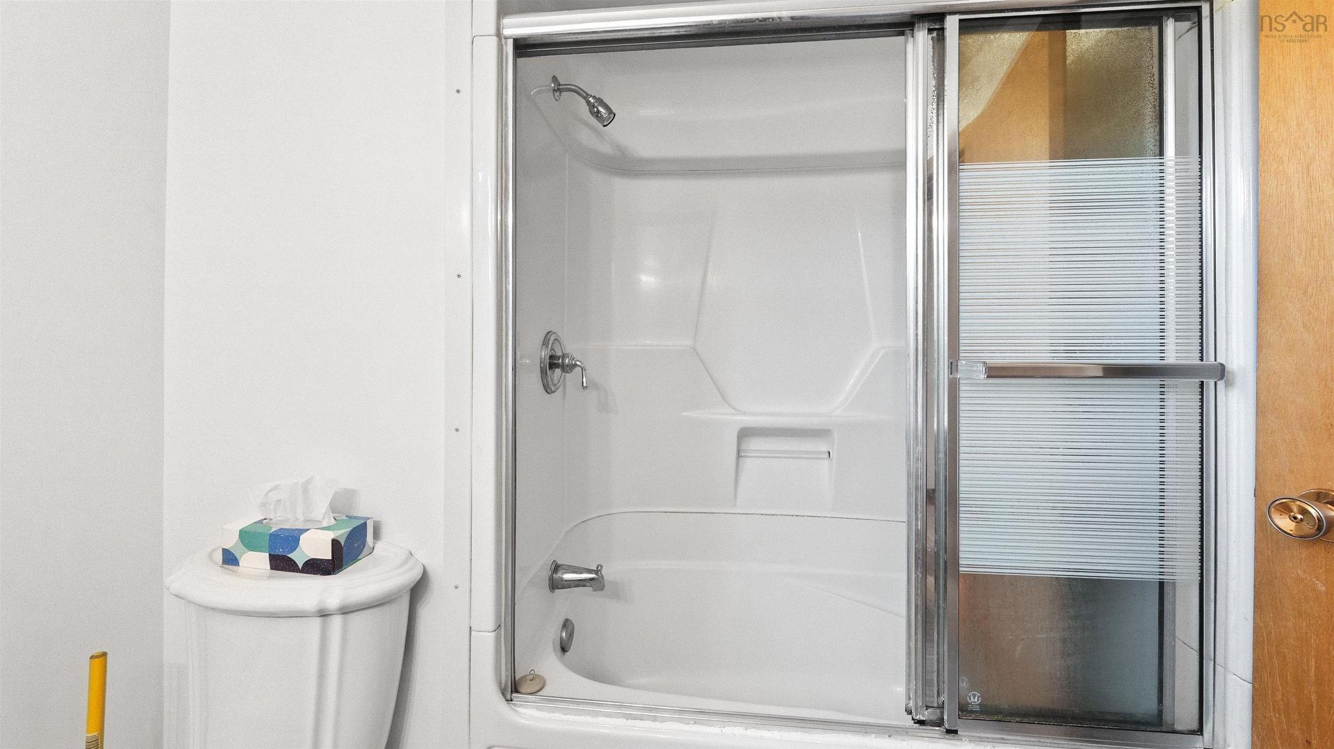 1909 Campbells Road, Westville, NS - Indoor Photo Showing Bathroom