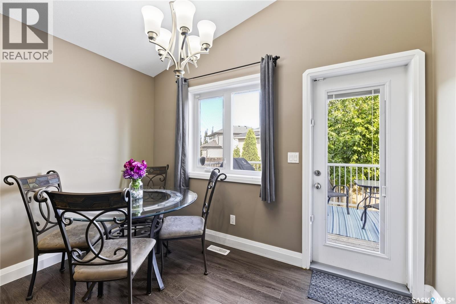 1114 Hargreaves Way, Saskatoon, SK - Indoor Photo Showing Dining Room