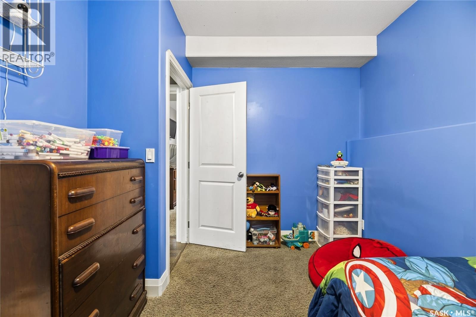 1114 Hargreaves Way, Saskatoon, SK - Indoor Photo Showing Bedroom