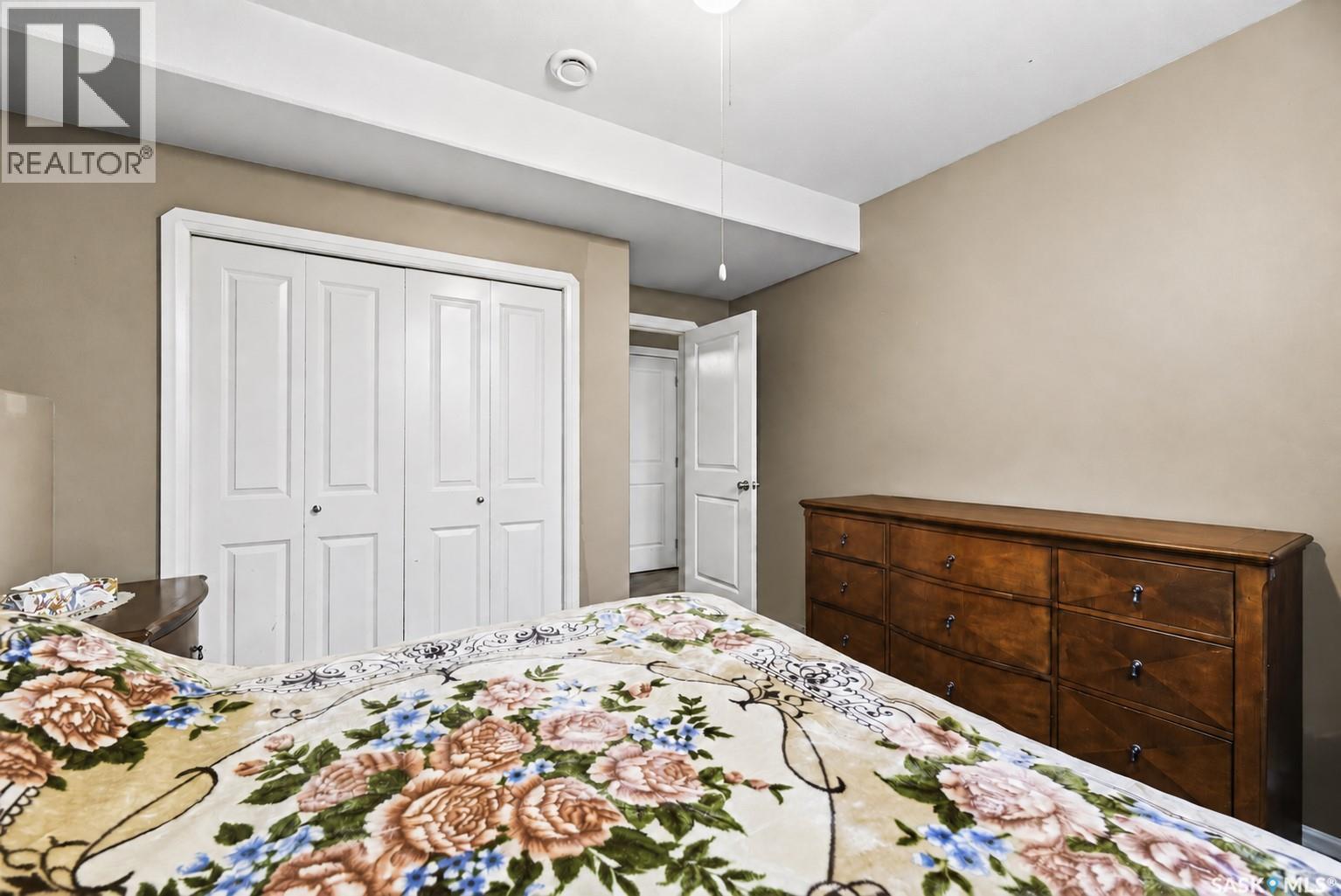 1114 Hargreaves Way, Saskatoon, SK - Indoor Photo Showing Bedroom