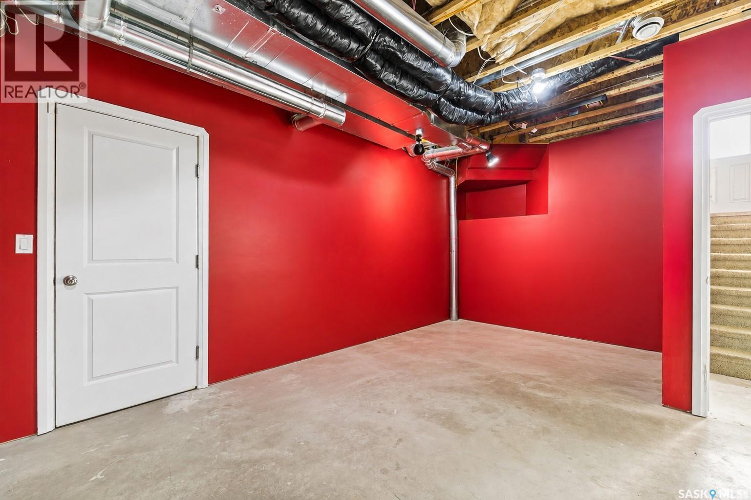 1114 Hargreaves Way, Saskatoon, SK - Indoor Photo Showing Basement