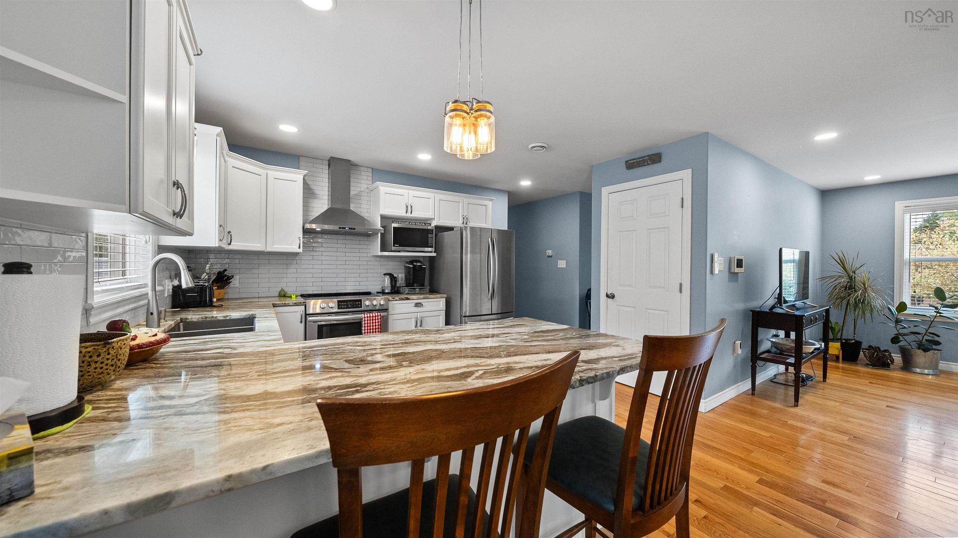 129 Birchview Crescent, New Glasgow, NS - Indoor Photo Showing Kitchen With Double Sink With Upgraded Kitchen