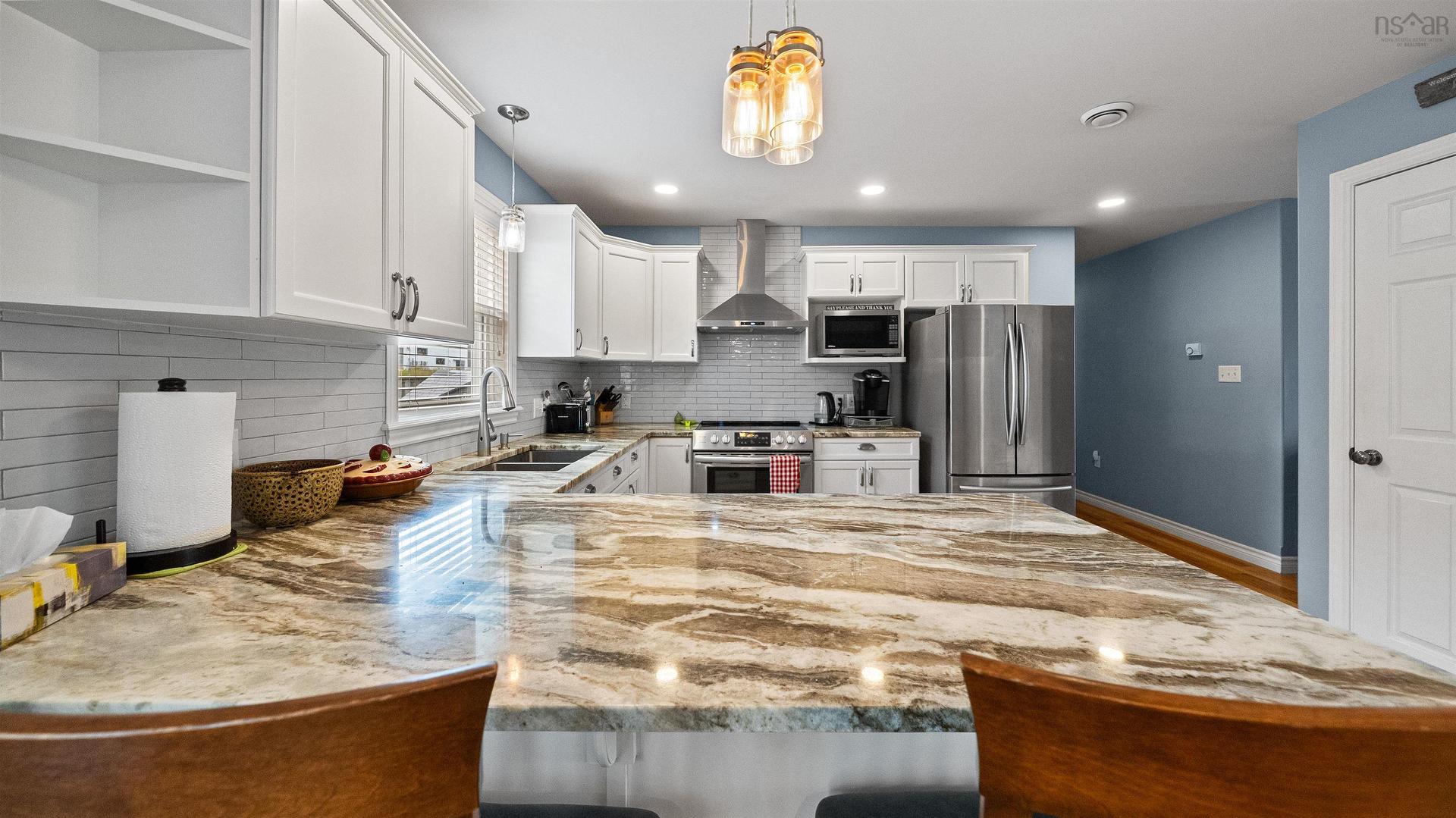 129 Birchview Crescent, New Glasgow, NS - Indoor Photo Showing Kitchen With Double Sink With Upgraded Kitchen