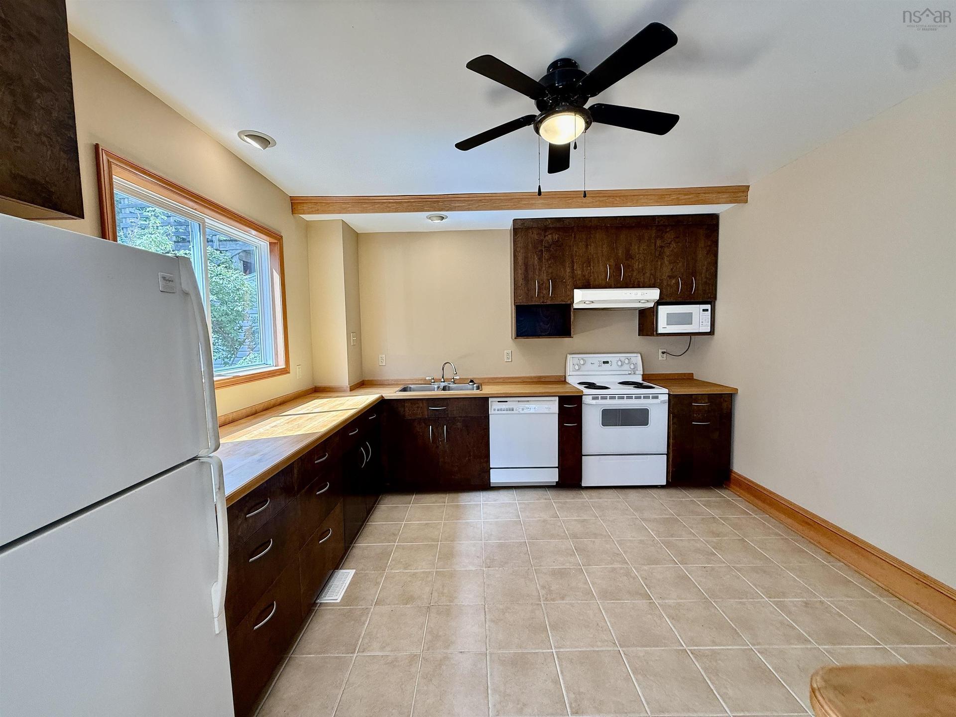 6312 Chebucto Road, Halifax, NS - Indoor Photo Showing Kitchen With Double Sink