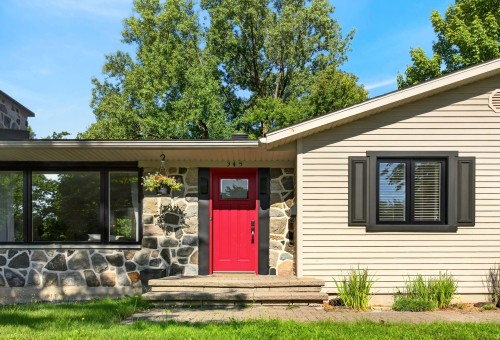 345 Rue des Peupliers  Saint-Bruno-De-Montarville, QC J3V 2M2