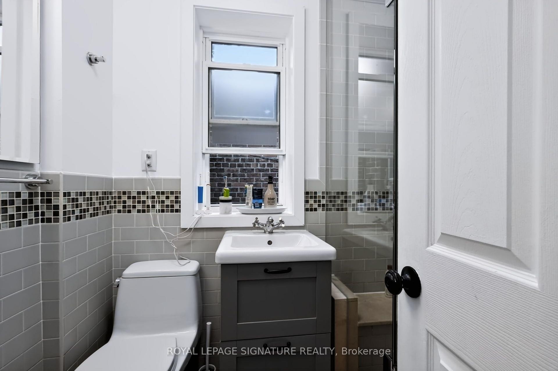37 Strathcona Avenue, Toronto, ON