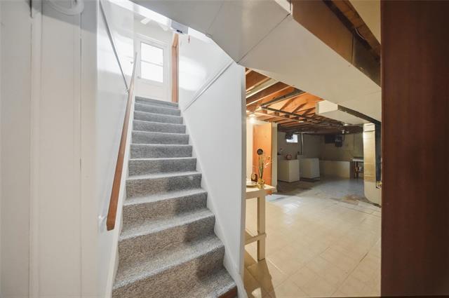 75 Tamworth Bay, Winnipeg, MB - Indoor Photo Showing Other Room