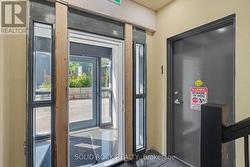 Foyer - 