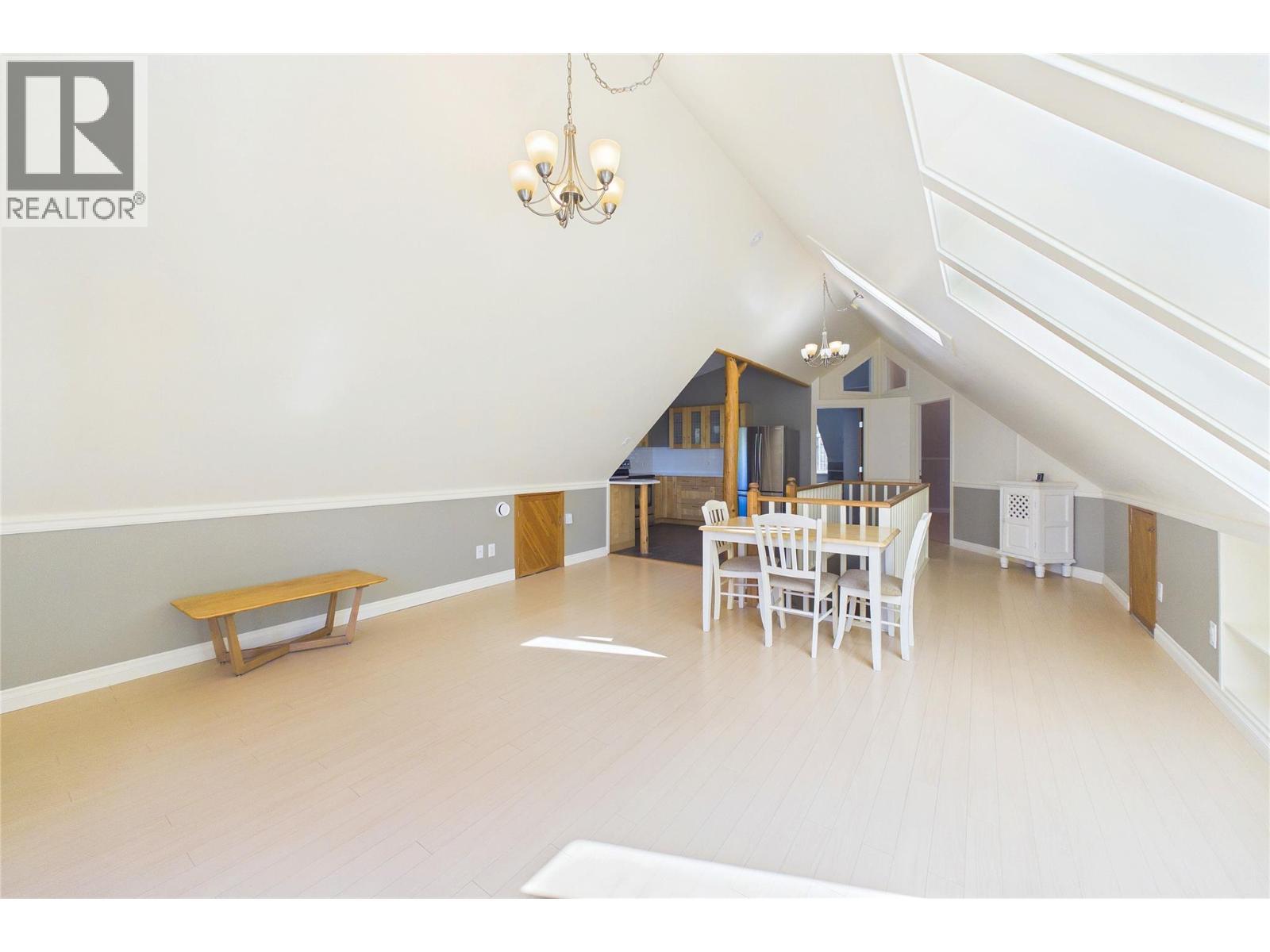 114 Bear End Road, Penticton, BC - Indoor