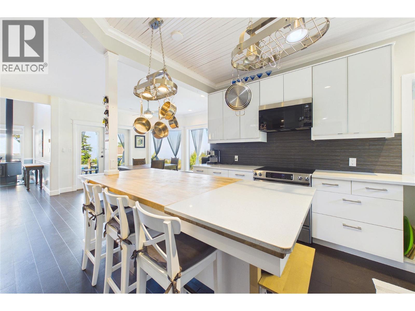 114 Bear End Road, Penticton, BC - Indoor