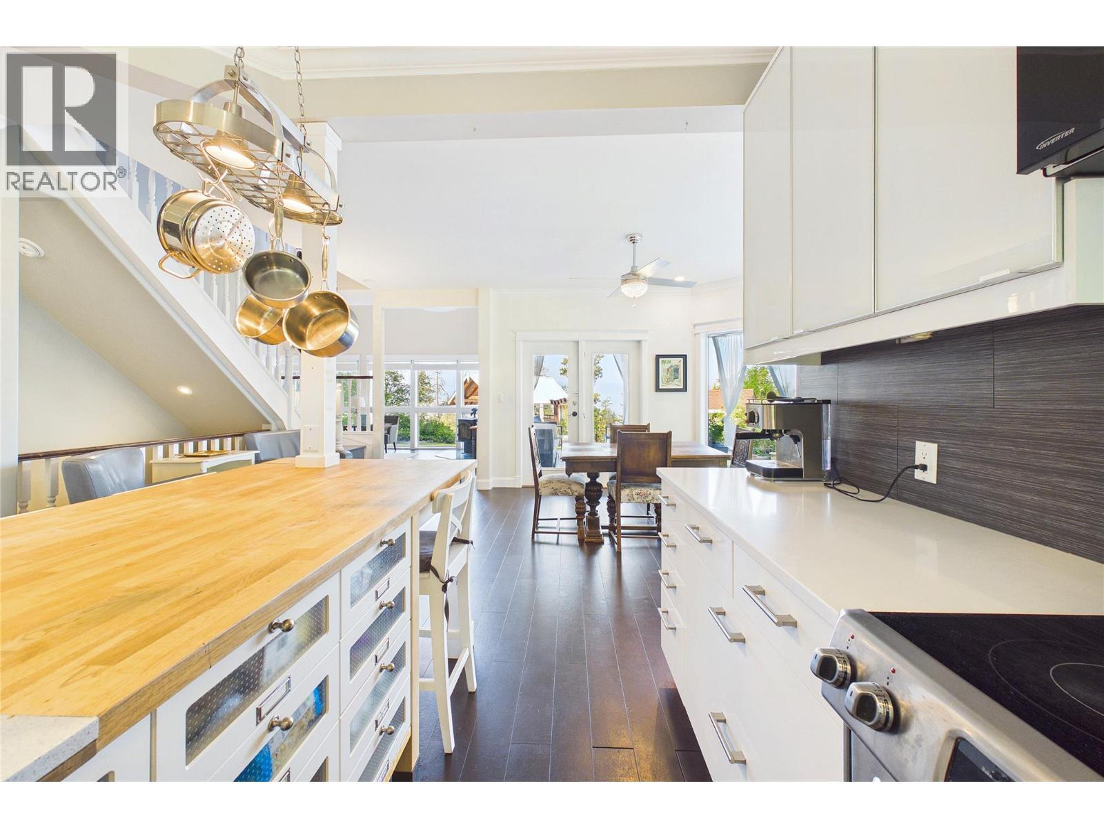 114 Bear End Road, Penticton, BC - Indoor Photo Showing Kitchen