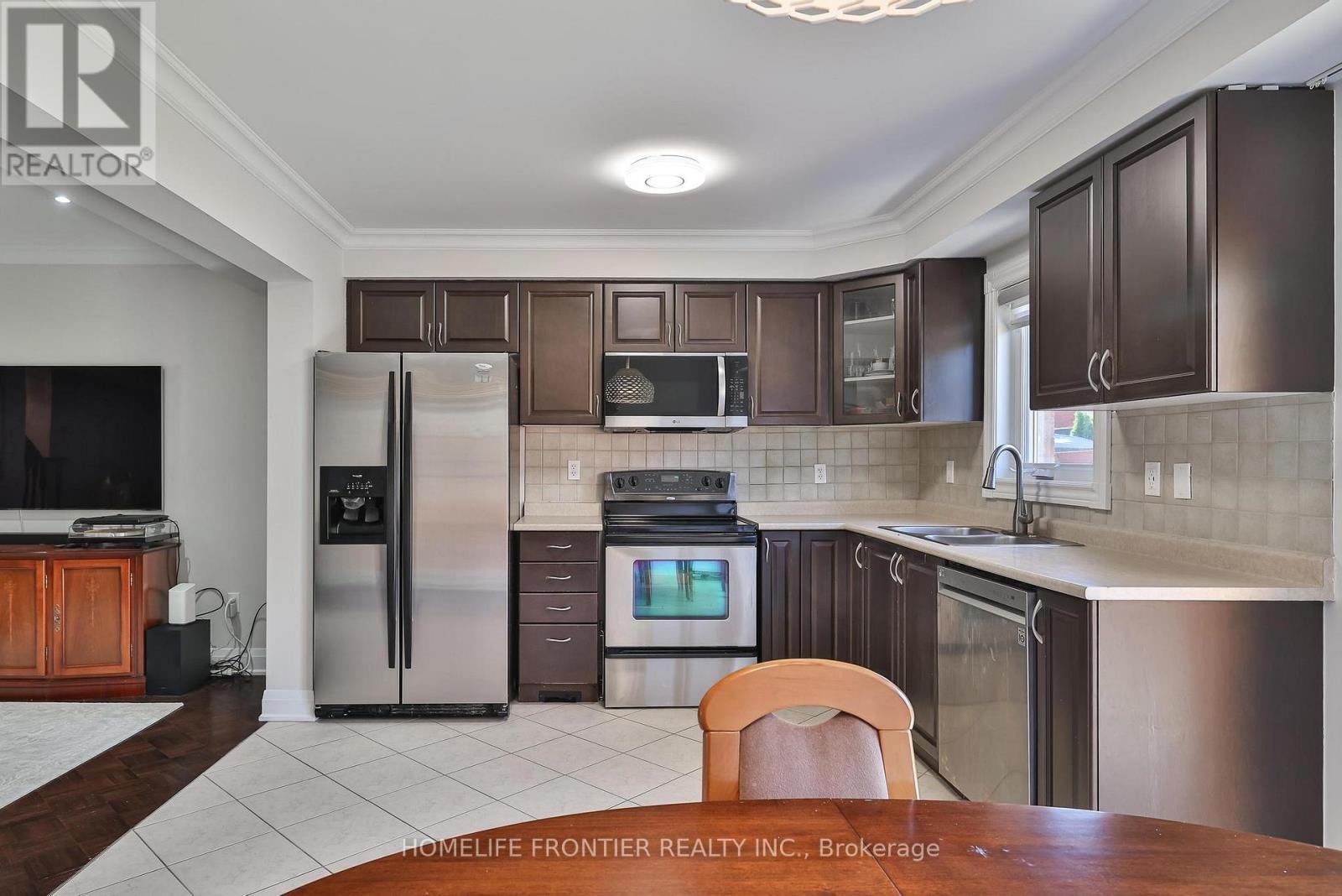 86 Venice Gate Drive, Vaughan, ON - Indoor Photo Showing Kitchen With Stainless Steel Kitchen With Double Sink