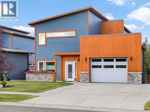 26 Iskoot Crescent, Whitehorse, YT - Outdoor